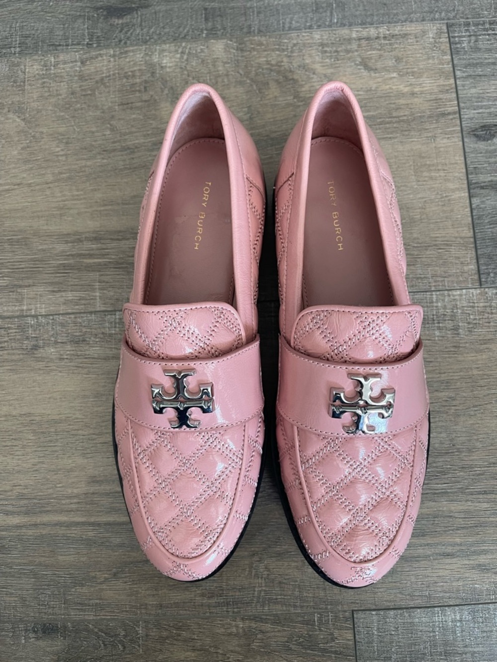 New TORY BURCH Mini Everly Chunky Patent
Loafer size 5 - Picture 3 of 9